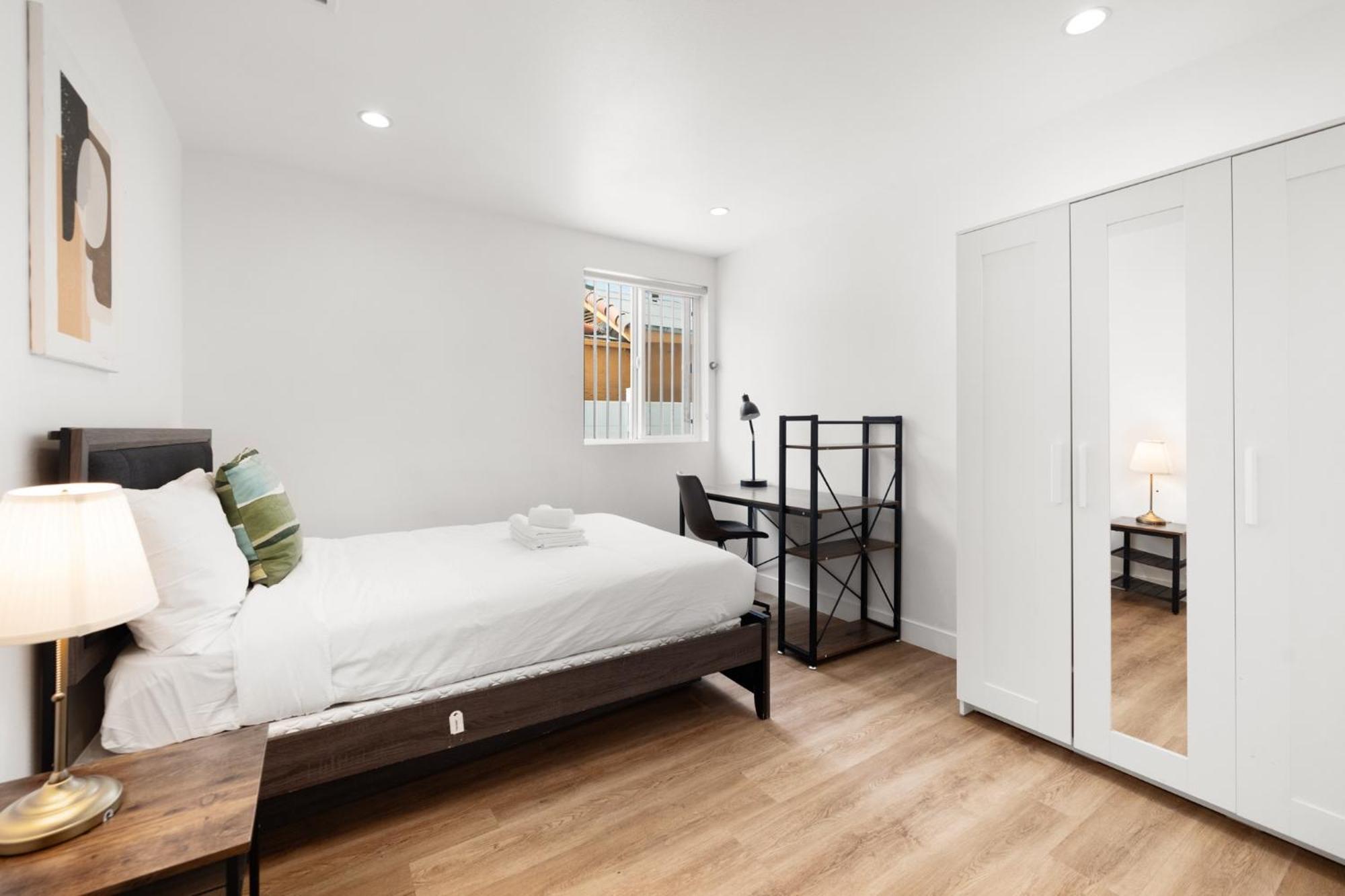 Modern Getaway In The Heart Of La Near Usc, Private Room With Share Living Room And Kitchen Los Angeles Zewnętrze zdjęcie