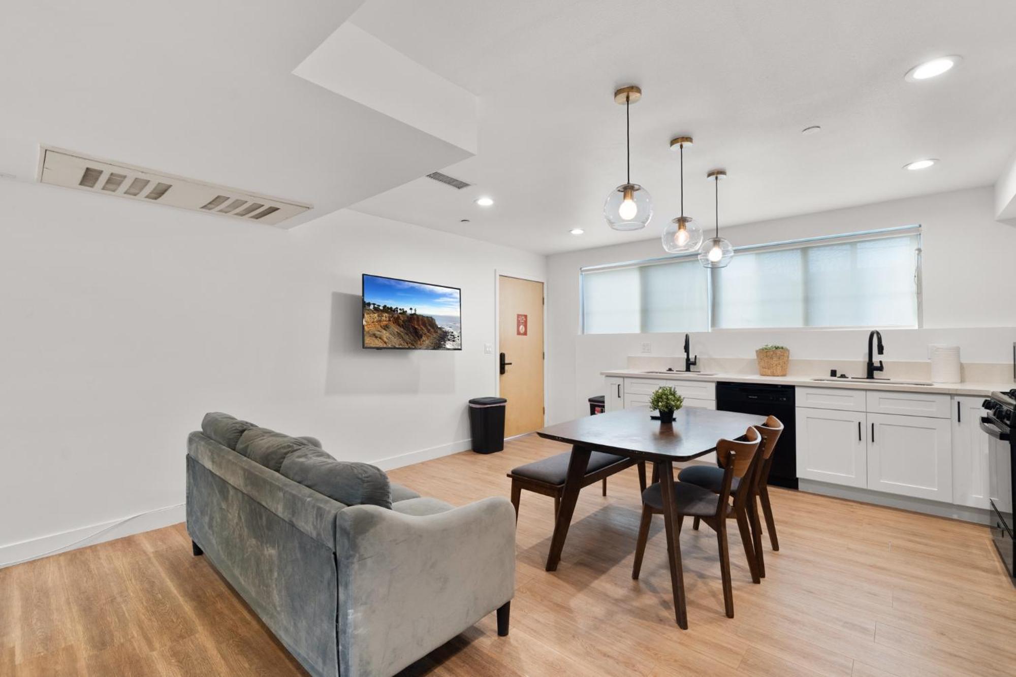 Modern Getaway In The Heart Of La Near Usc, Private Room With Share Living Room And Kitchen Los Angeles Zewnętrze zdjęcie