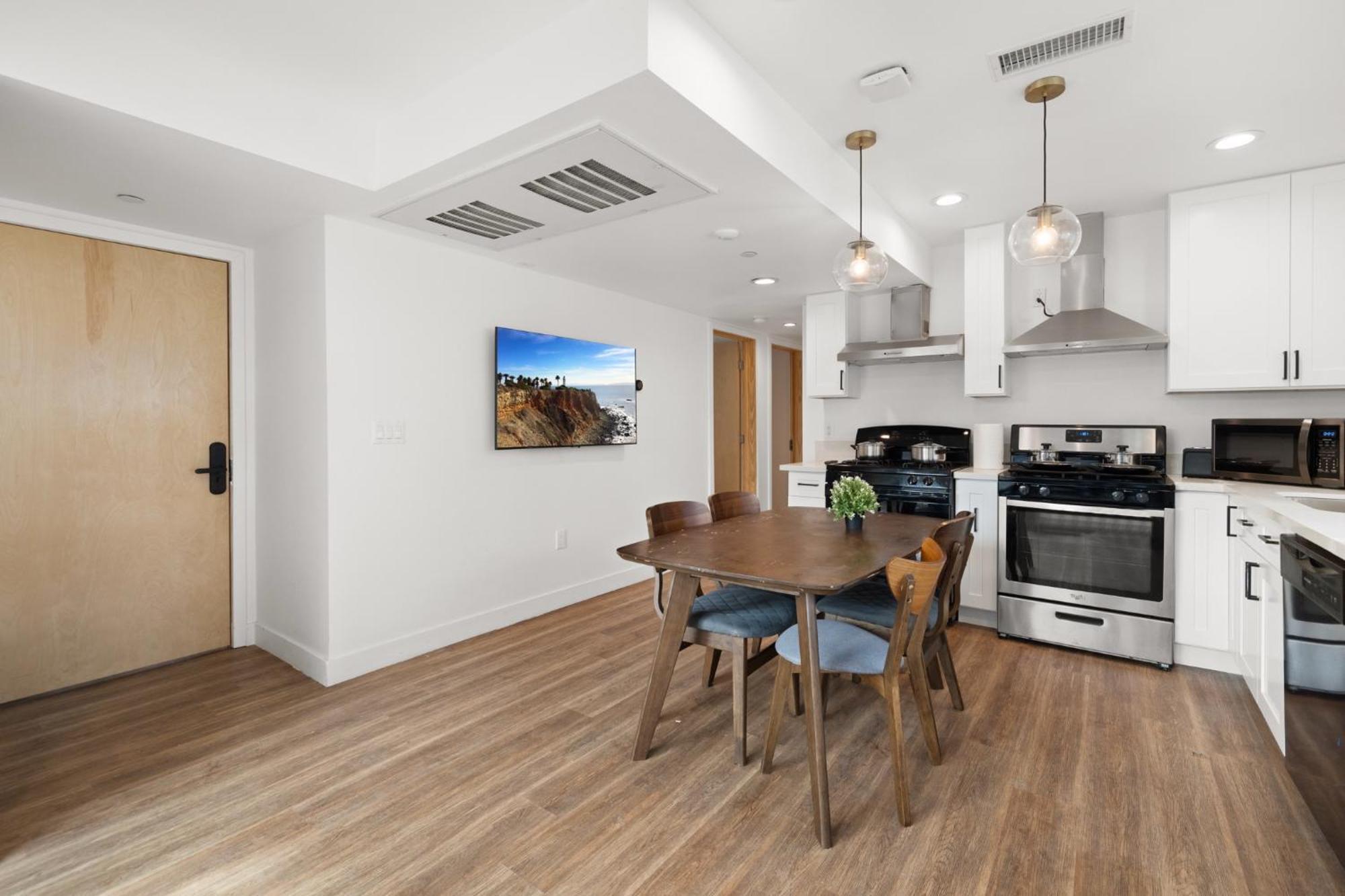 Modern Getaway In The Heart Of La Near Usc, Private Room With Share Living Room And Kitchen Los Angeles Zewnętrze zdjęcie