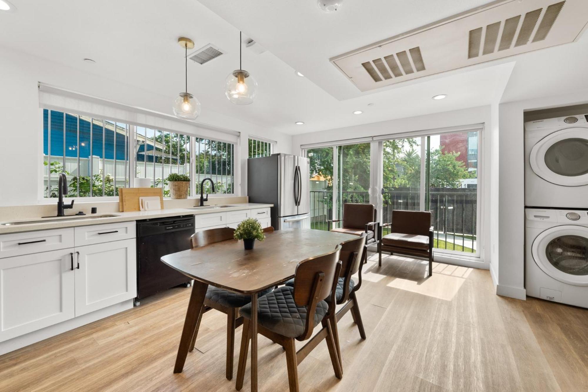 Modern Getaway In The Heart Of La Near Usc, Private Room With Share Living Room And Kitchen Los Angeles Zewnętrze zdjęcie