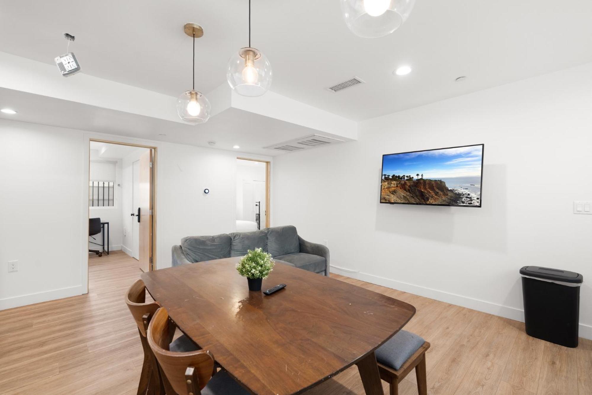 Modern Getaway In The Heart Of La Near Usc, Private Room With Share Living Room And Kitchen Los Angeles Zewnętrze zdjęcie